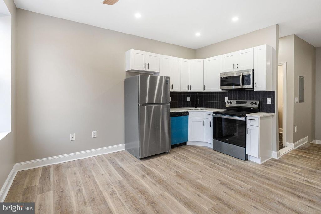 Image 18 of property listing at 3011 N 10TH ST, Philadelphia, PA 19133