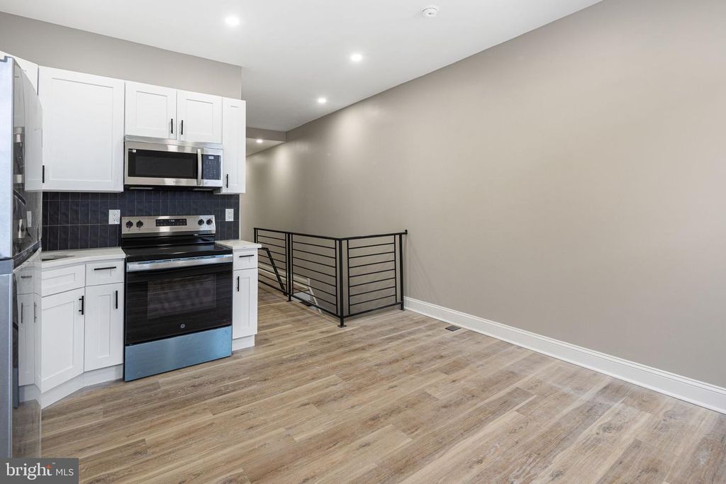 Image 21 of property listing at 3011 N 10TH ST, Philadelphia, PA 19133