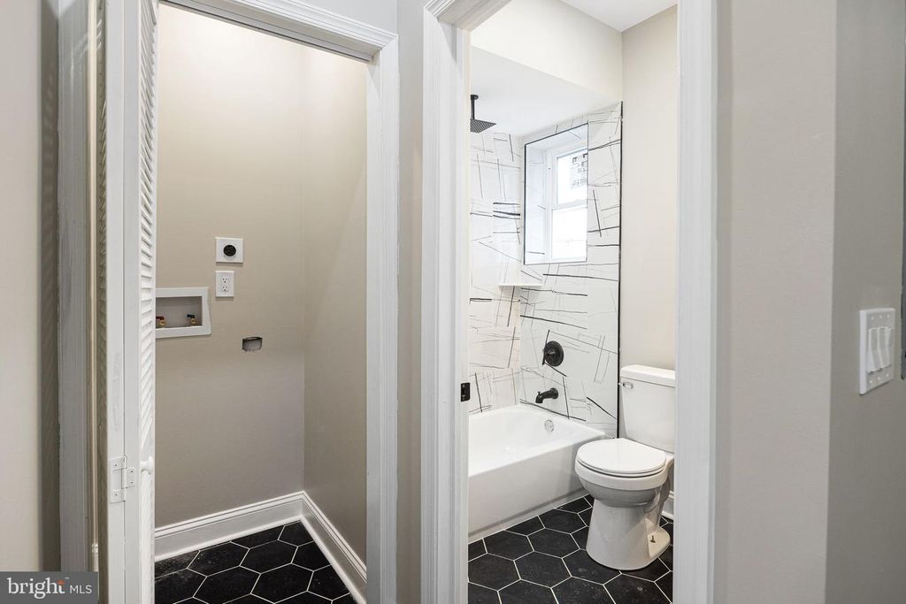 Image 25 of property listing at 3011 N 10TH ST, Philadelphia, PA 19133