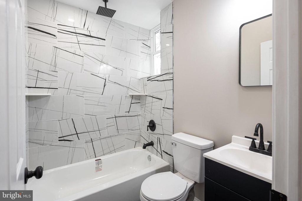 Image 9 of property listing at 3011 N 10TH ST, Philadelphia, PA 19133