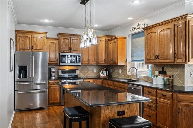 20847 Barker Road, Spring Hill, KS 66083