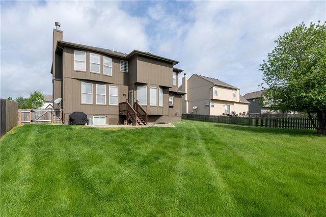 20847 Barker Road, Spring Hill, KS 66083