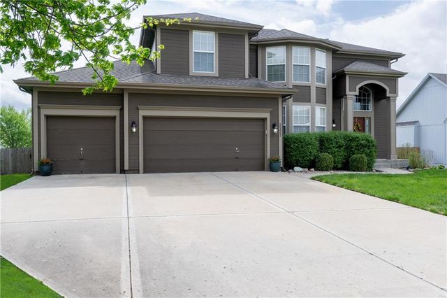 20847 Barker Road, Spring Hill, KS 66083