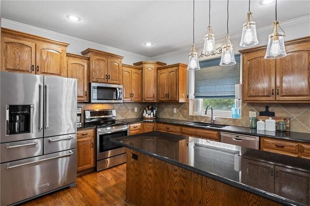 20847 Barker Road, Spring Hill, KS 66083