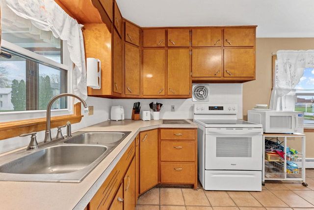 1001 Dewitt Street, Portage, WI 53901