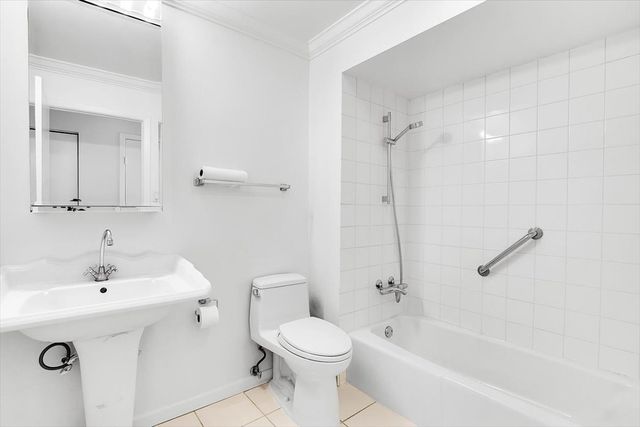 7131 N Caldwell Avenue 4S, Chicago, IL 60646