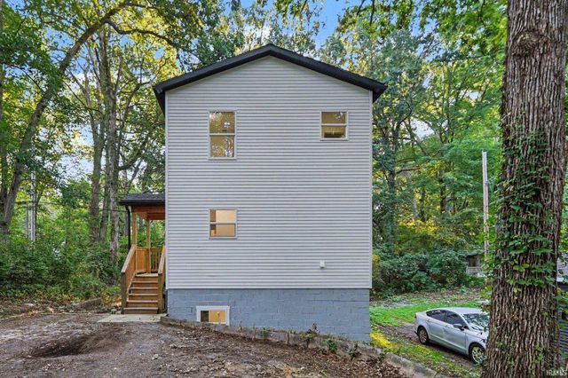 54470 Avalon Drive, South Bend, IN 46628