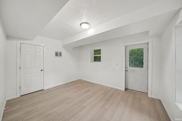 54470 Avalon Drive, South Bend, IN 46628
