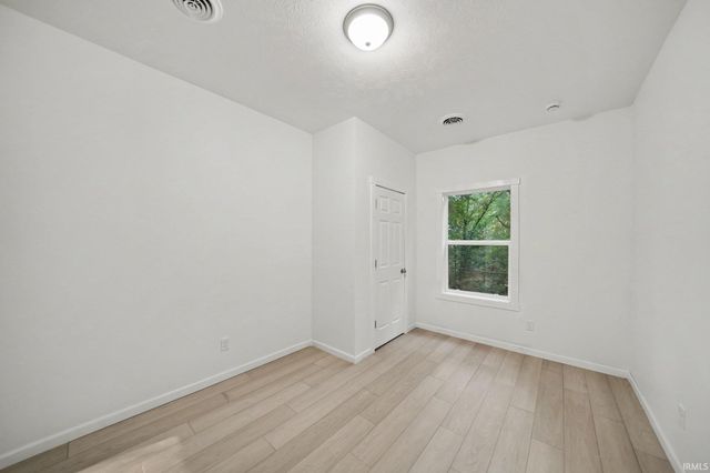 54470 Avalon Drive, South Bend, IN 46628