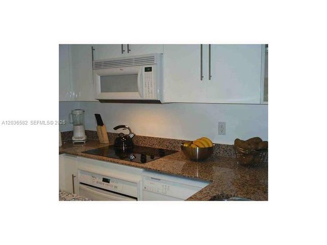 335 BISCAYNE BL 4200, Miami, FL 33131