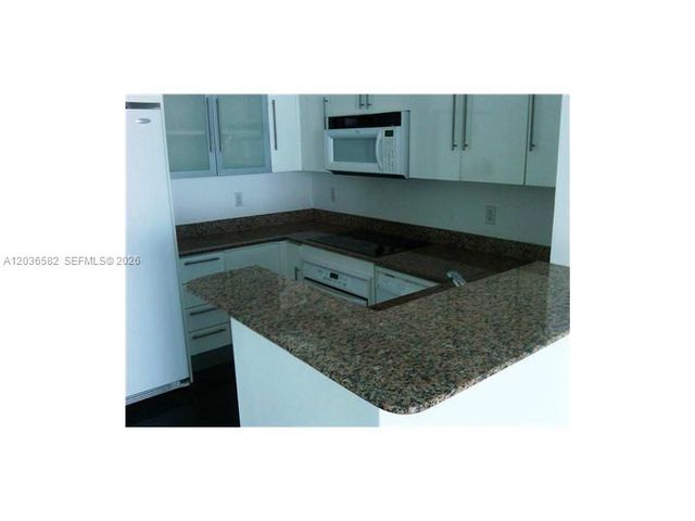 335 BISCAYNE BL 4200, Miami, FL 33131