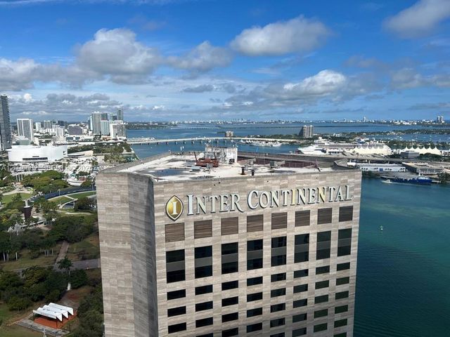 335 BISCAYNE BL 4200, Miami, FL 33131