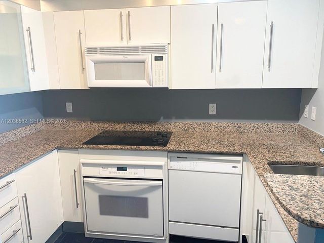 335 BISCAYNE BL 4200, Miami, FL 33131