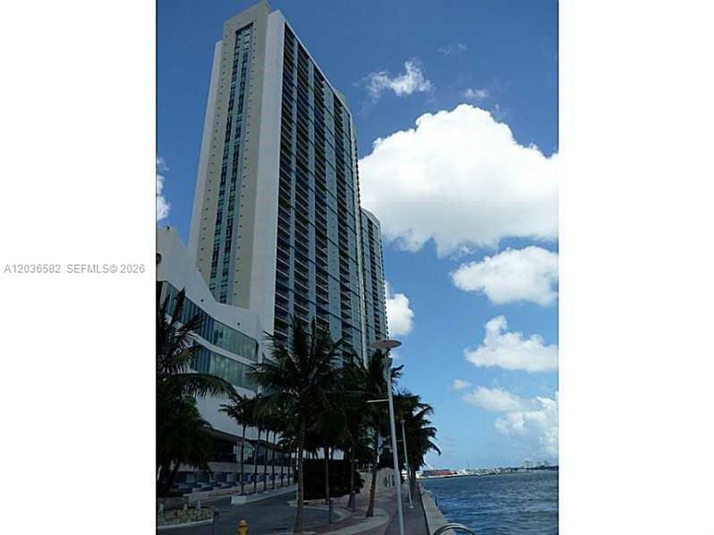 335 BISCAYNE BL 4200, Miami, FL 33131