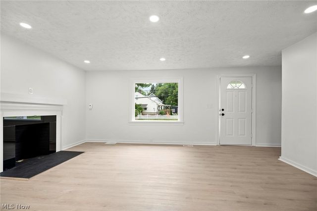 191 E Martin Street, Amherst, OH 44001