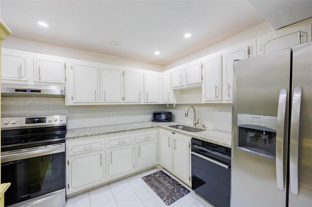 8100 SW 24th Street 309, North Lauderdale, FL 33068