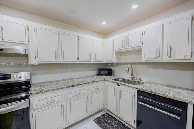 8100 SW 24th Street 309, North Lauderdale, FL 33068