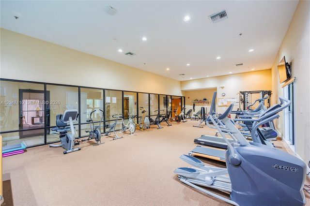 8100 SW 24th Street 309, North Lauderdale, FL 33068