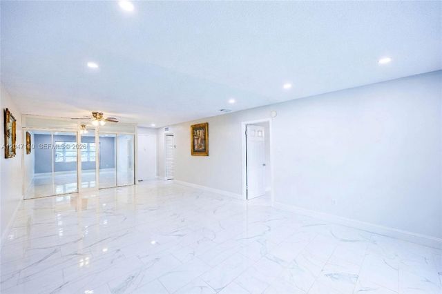 8100 SW 24th Street 309, North Lauderdale, FL 33068