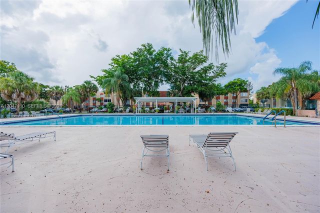 8100 SW 24th Street 309, North Lauderdale, FL 33068