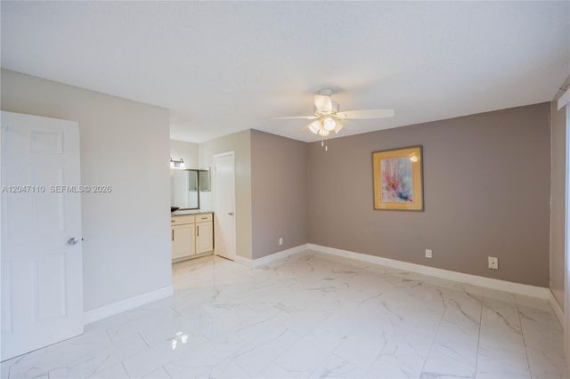 8100 SW 24th Street 309, North Lauderdale, FL 33068