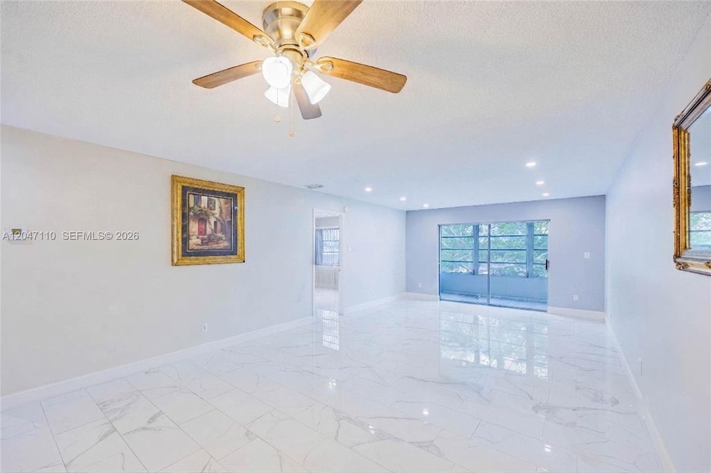 8100 SW 24th Street 309, North Lauderdale, FL 33068