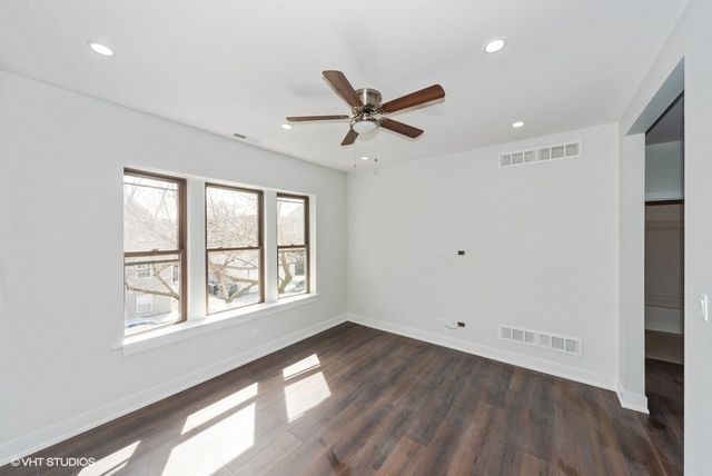 2010 W Cornelia Avenue 2, Chicago, IL 60618