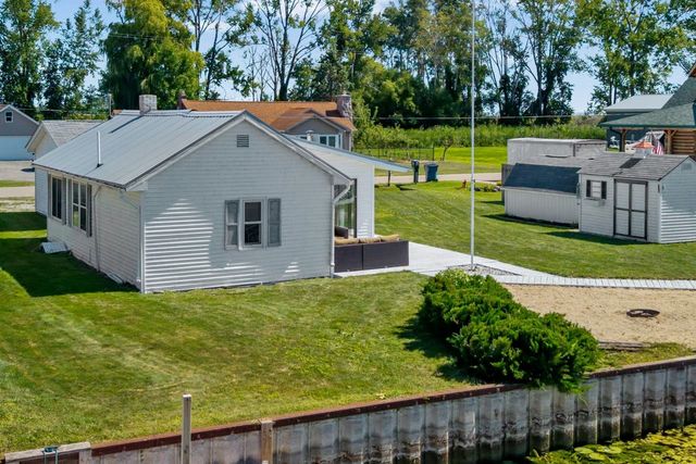 1878 S Riverside Drive, Au Gres, MI 48703