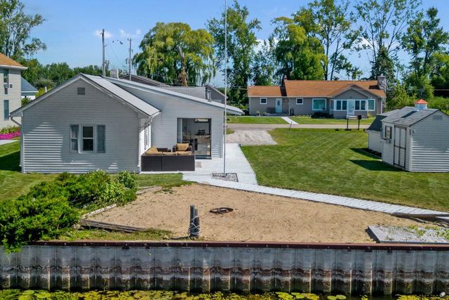 1878 S Riverside Drive, Au Gres, MI 48703