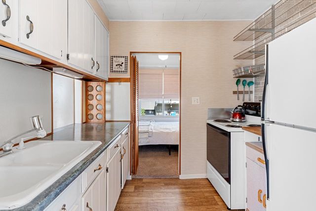 1878 S Riverside Drive, Au Gres, MI 48703