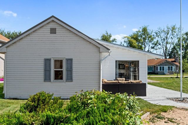 1878 S Riverside Drive, Au Gres, MI 48703