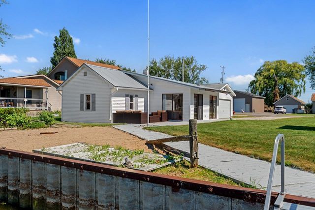 1878 S Riverside Drive, Au Gres, MI 48703