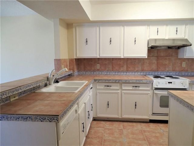 1903 Cobblestone Lane, Garland, TX 75042