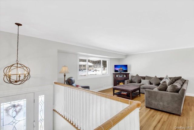 569 Millburn Court, Valley Cottage, NY 10989