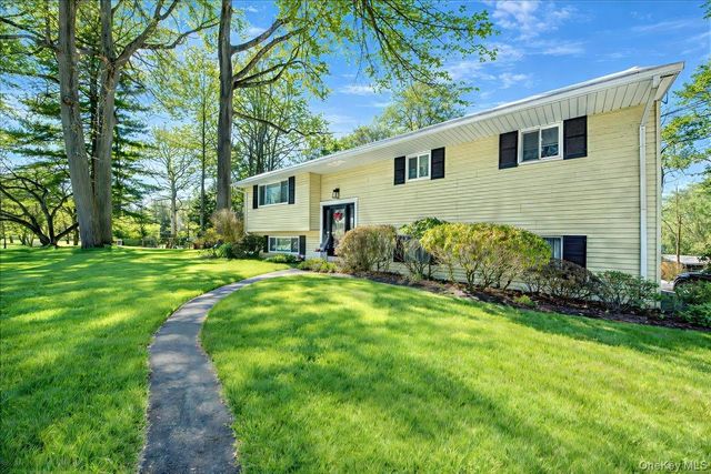 569 Millburn Court, Valley Cottage, NY 10989