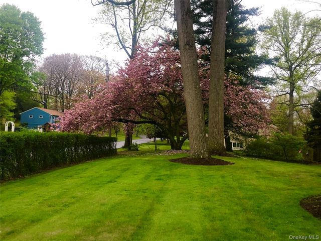 569 Millburn Court, Valley Cottage, NY 10989