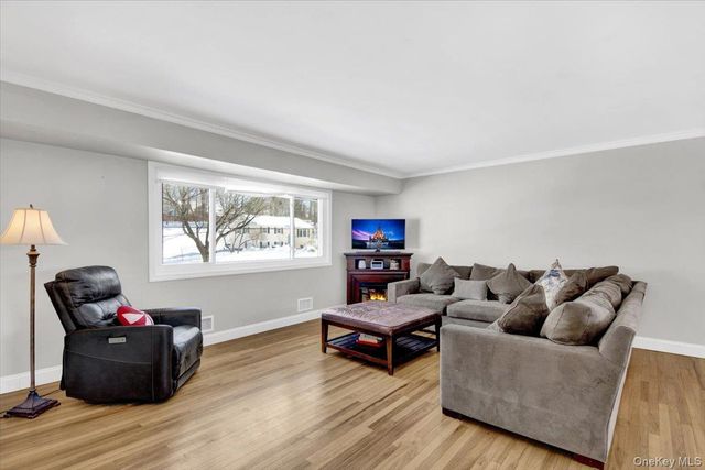 569 Millburn Court, Valley Cottage, NY 10989