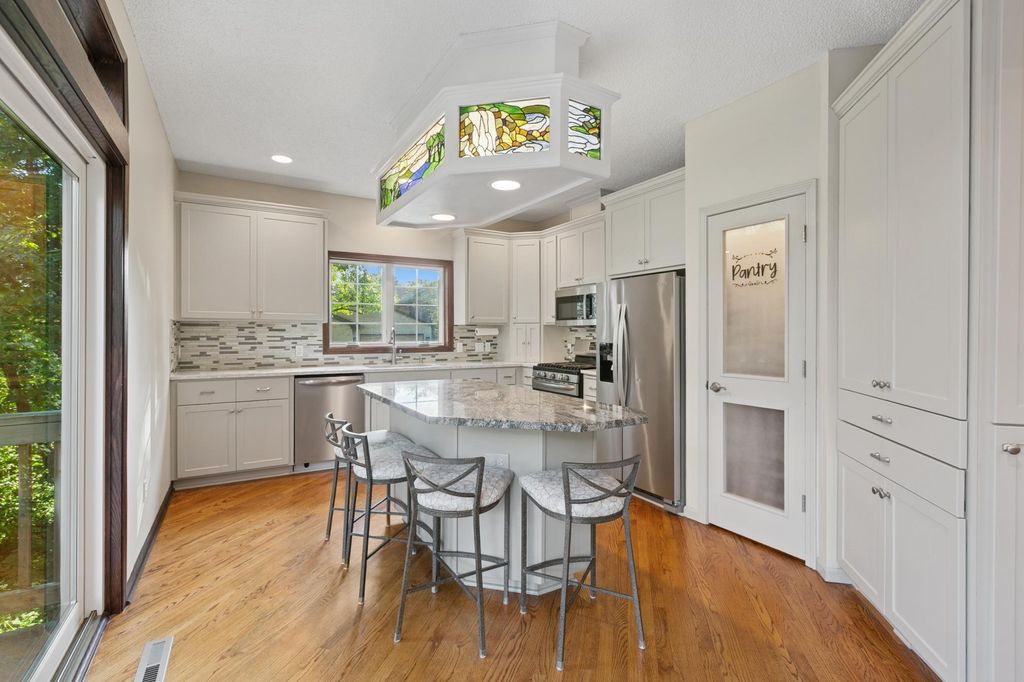 13306 Huntington Circle, Apple Valley, MN 55124