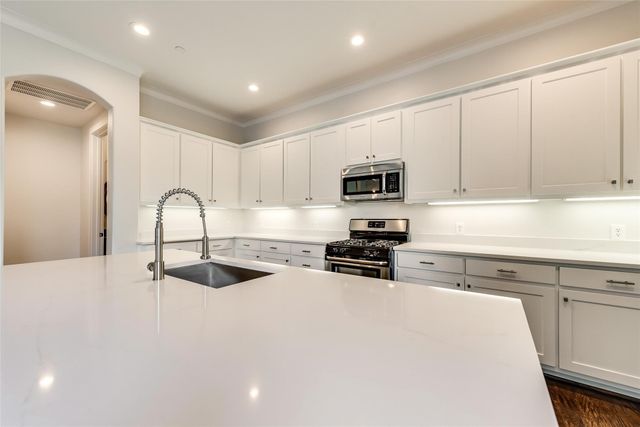 4111 Rawlins Street 301, Dallas, TX 75219