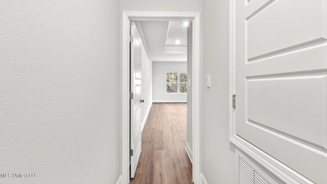 6629 Palm Pointe Drive, Ocean Springs, MS 39564