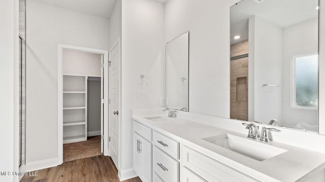 6629 Palm Pointe Drive, Ocean Springs, MS 39564