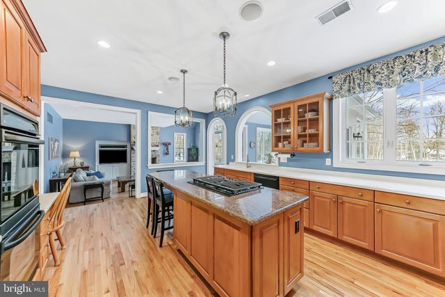 629 S WARREN AVE, Malvern, PA 19355