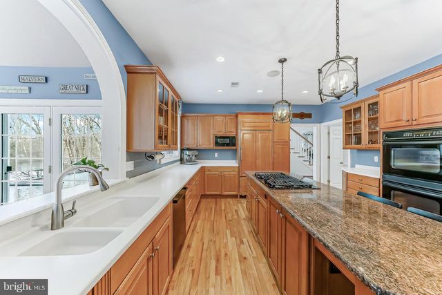 629 S WARREN AVE, Malvern, PA 19355