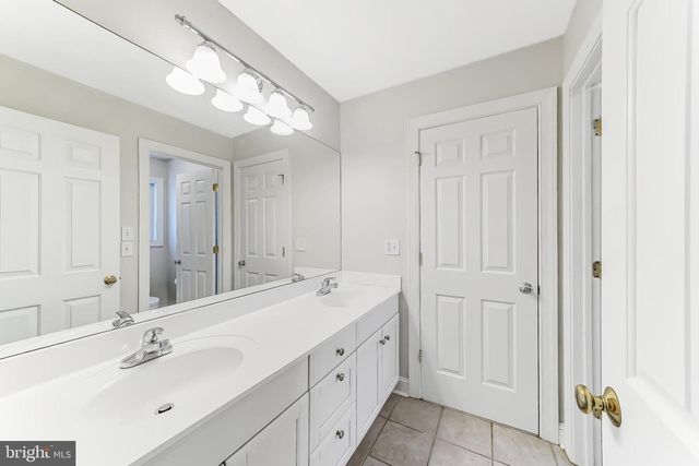 629 S WARREN AVE, Malvern, PA 19355