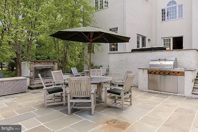 629 S WARREN AVE, Malvern, PA 19355