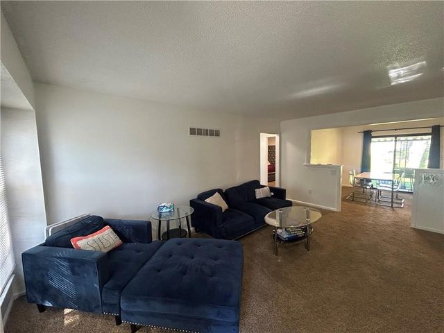 5900 Westridge Road, Raytown, MO 64133