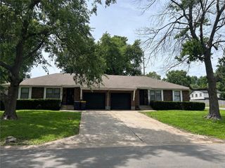 5900 Westridge Road, Raytown, MO 64133