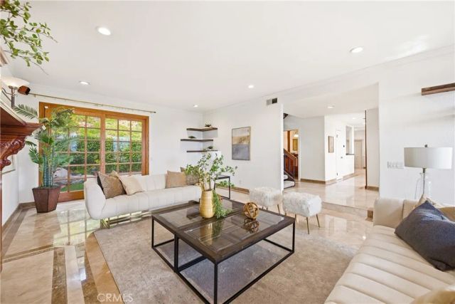 2044 Calle Yucca, Thousand Oaks, CA 91360