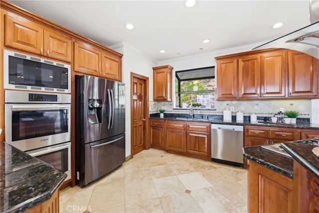 2044 Calle Yucca, Thousand Oaks, CA 91360