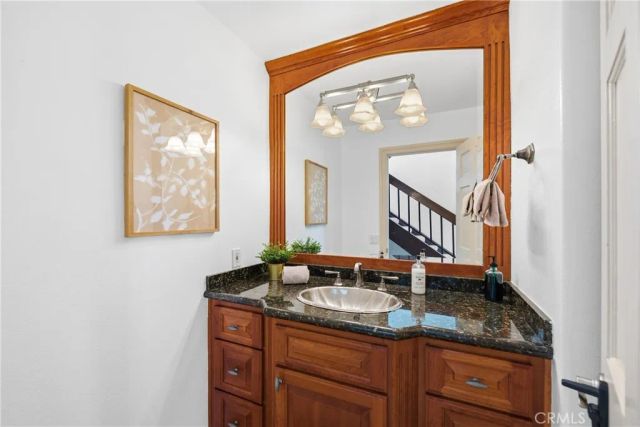 2044 Calle Yucca, Thousand Oaks, CA 91360